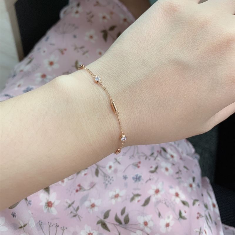 Enkel Ros Charm Armband För Dam I 18K Guld