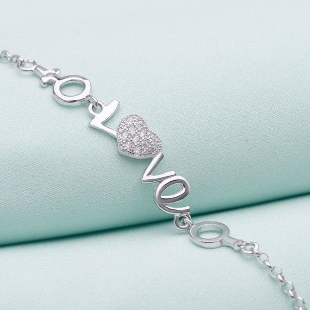 Koreansk Version Av Sött "Love" 925 Sterling Silver Inlagt Kubiskt Zirkonarmband