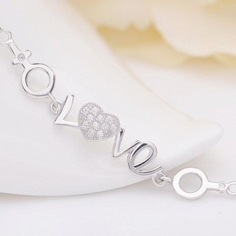 Koreansk Version Av Sött "Love" 925 Sterling Silver Inlagt Kubiskt Zirkonarmband