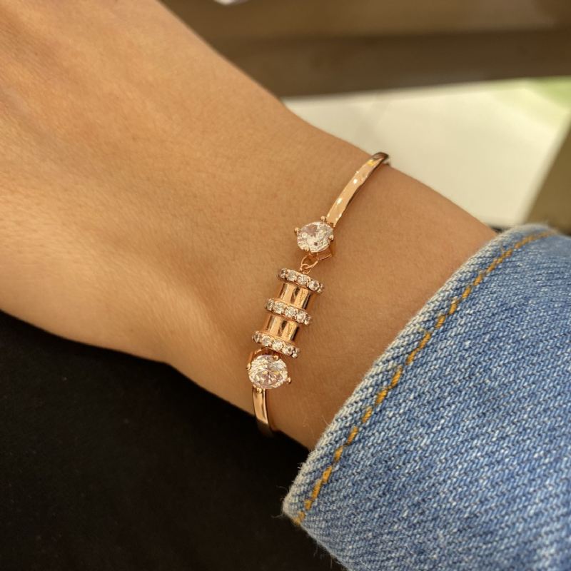 Söt Ros Charm Armband För Dam I Silver Och Kubisk Zirkoniumoxid