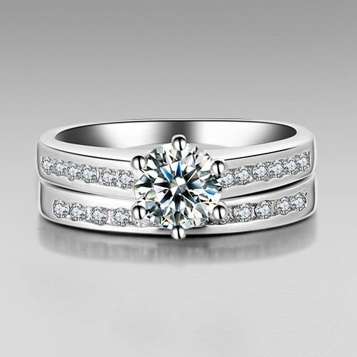 0.8 CT Briljantslipad Nscd Syntetisk Diamant 950 Sterlingsilver Förlovnings / Vigselring Bruduppsättning