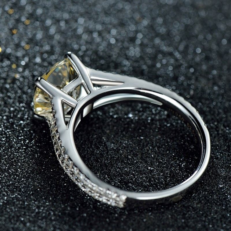 Boutique Lyx 925 Sterling Silver Pläterad Vitguld Inlagd CZ Förlovningsring