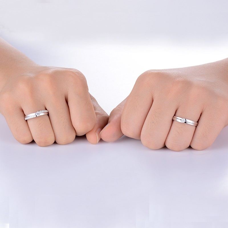 Elegant Och Återhållen S925 Silver Inlagd Kvalitet Cubic Zirconia Parring