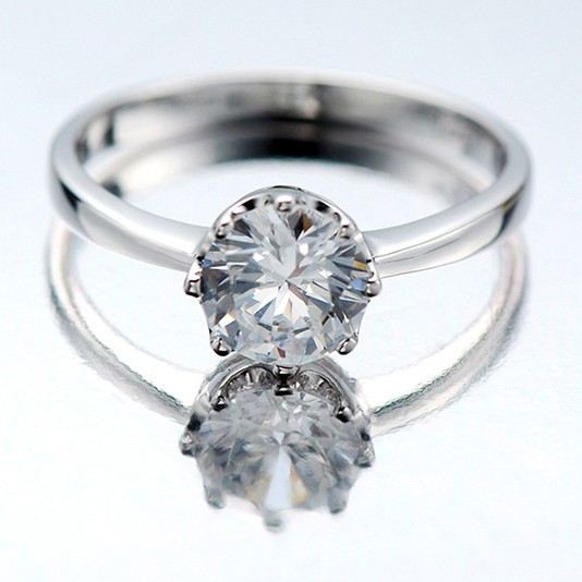 Enkel Form 925 Sterling Silver Inlagd Super CZ Förlovningsring