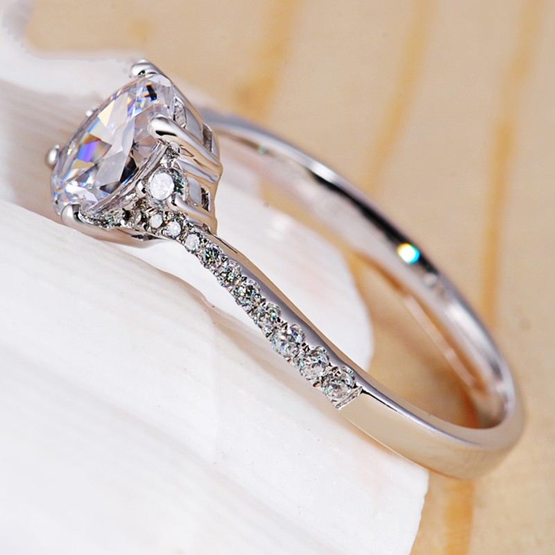 High-End Ljus 925 Sterling Silver Inlagt Oval CZ Parring