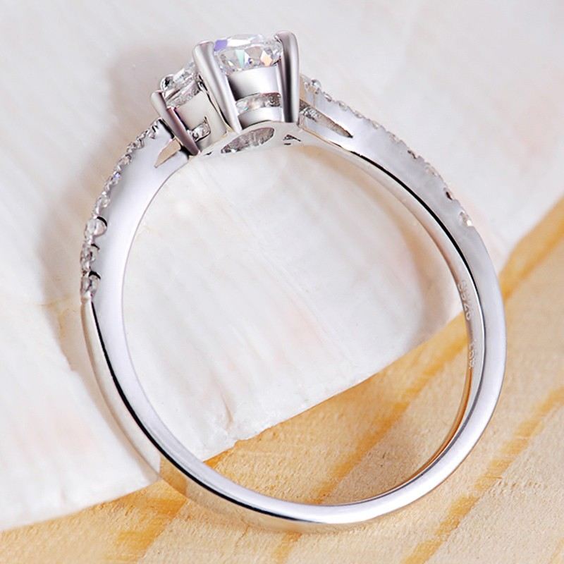 High-End Ljus 925 Sterling Silver Inlagt Oval CZ Parring