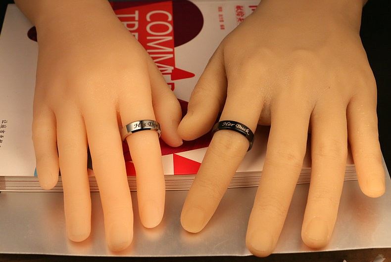 His Doe Her Buck Titanium Pair Rings (Pris För Ett Par)