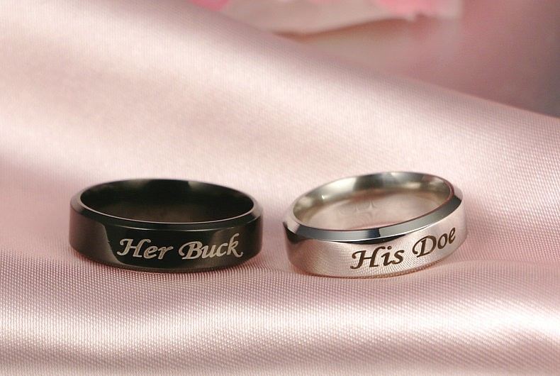 His Doe Her Buck Titanium Pair Rings (Pris För Ett Par)