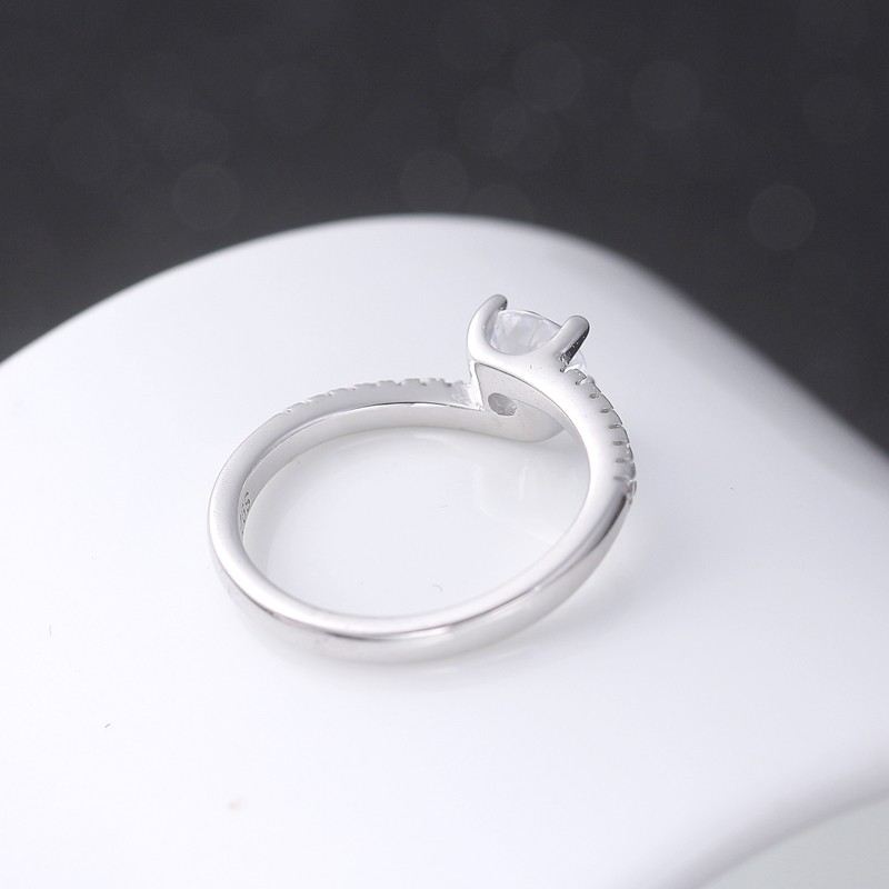 Karaktärsdesign 925 Sterling Silver Inlagd Rundklippt CZ Förlovningsring