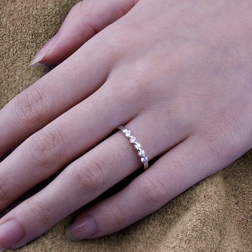 Koreanska Populära Enkla 925 Silverinlägg Lysande Cubic Zirconia Parringar