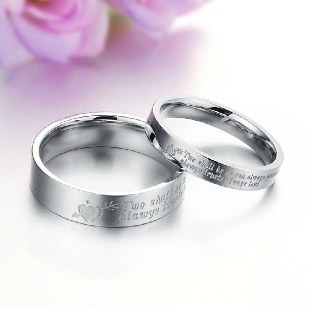 "Love You" Lover Rings Gravyr Titanium Stål (Pris För Ett Par)