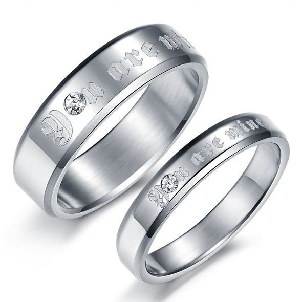 "Love You" Lover Rings Gravyr Titanium Stålringar För Par (Pris För Par)