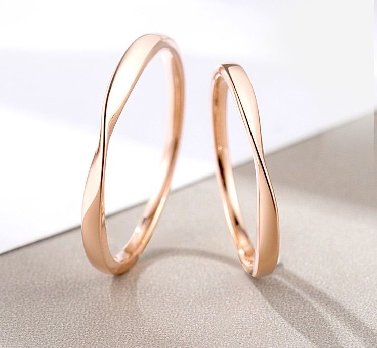 Mobius Remsa Rosa Guld Färg S925 Sterling Silver Älskare Par Ringar