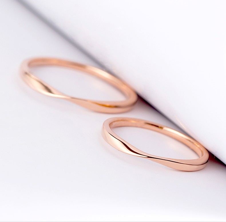 Mobius Remsa Rosa Guld Färg S925 Sterling Silver Älskare Par Ringar