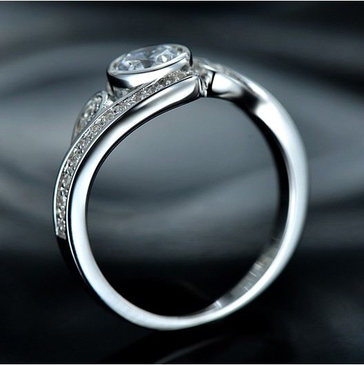 Ny Mode Personlighet 925 Sterling Silver Inlagd CZ Förlovningsring