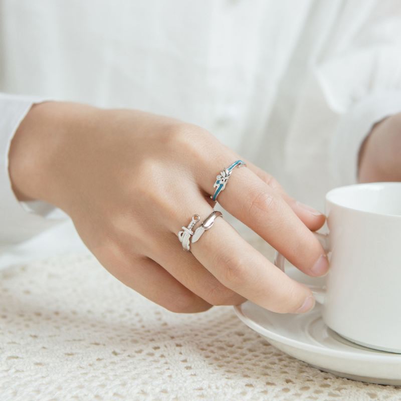 Personliga Hjältar Och Skönheter Lovar Ringar För Par I Sterlingsilver