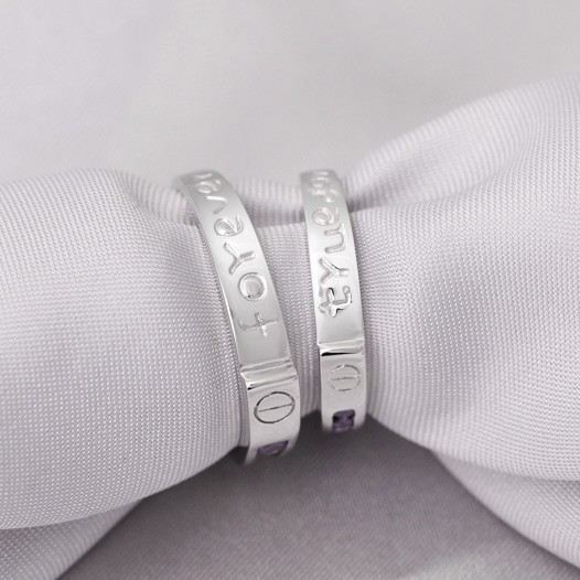 Platinerad Inlagd Lila CZ "Love You" Parringar I Sterlingsilver