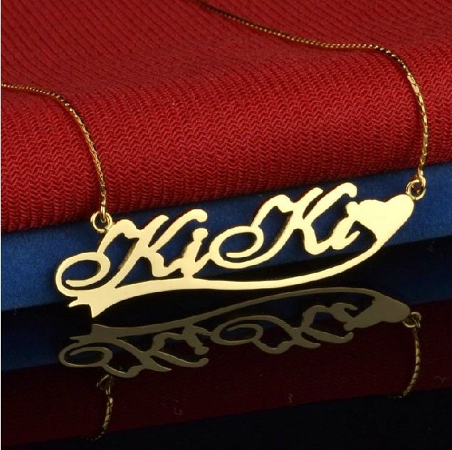 Härligt Och Charmigt Sterlingsilver Dam Monogram Halsband Personligt